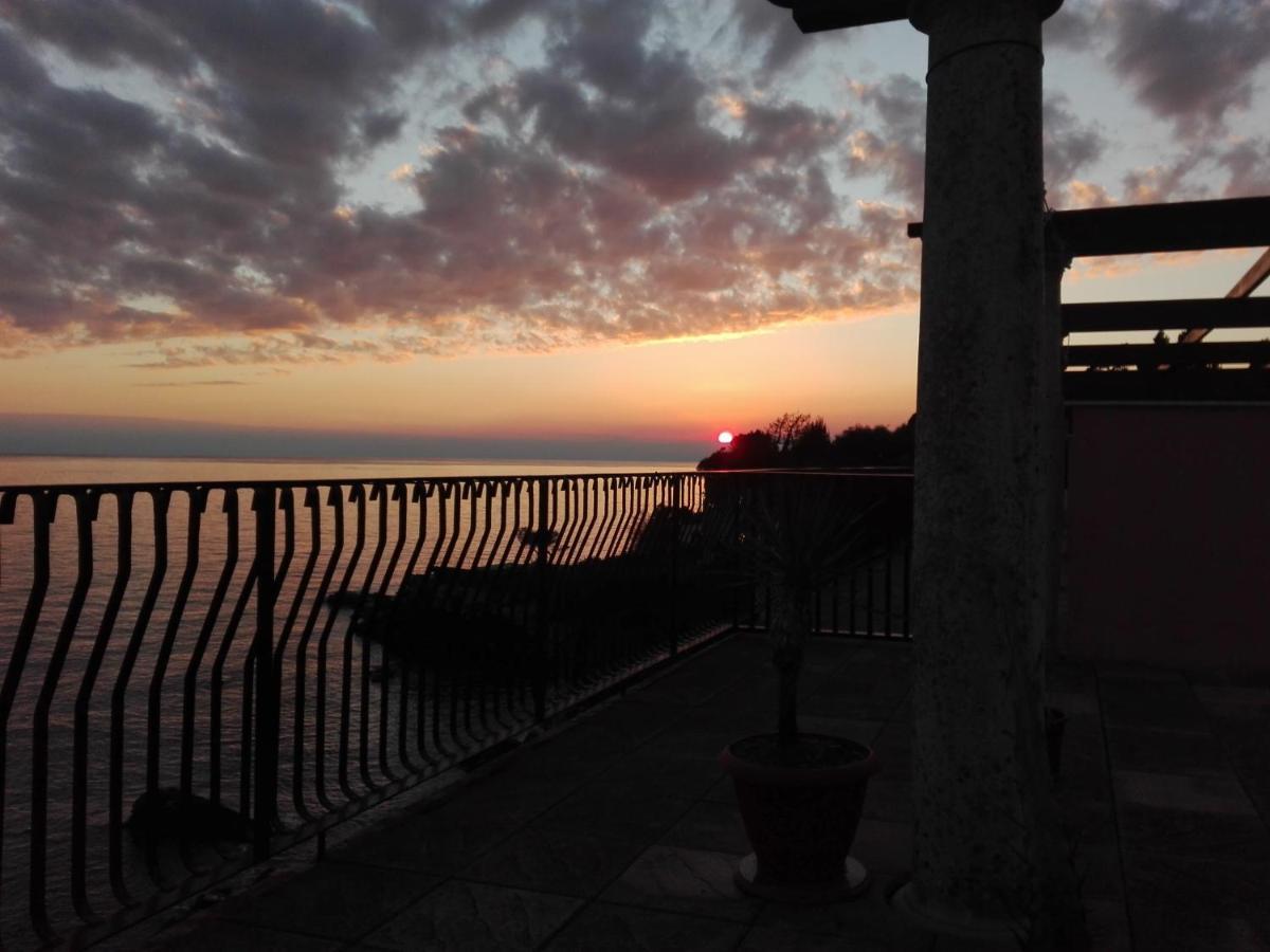 Apartament Un Tuffo In Mare Genua Zewnętrze zdjęcie